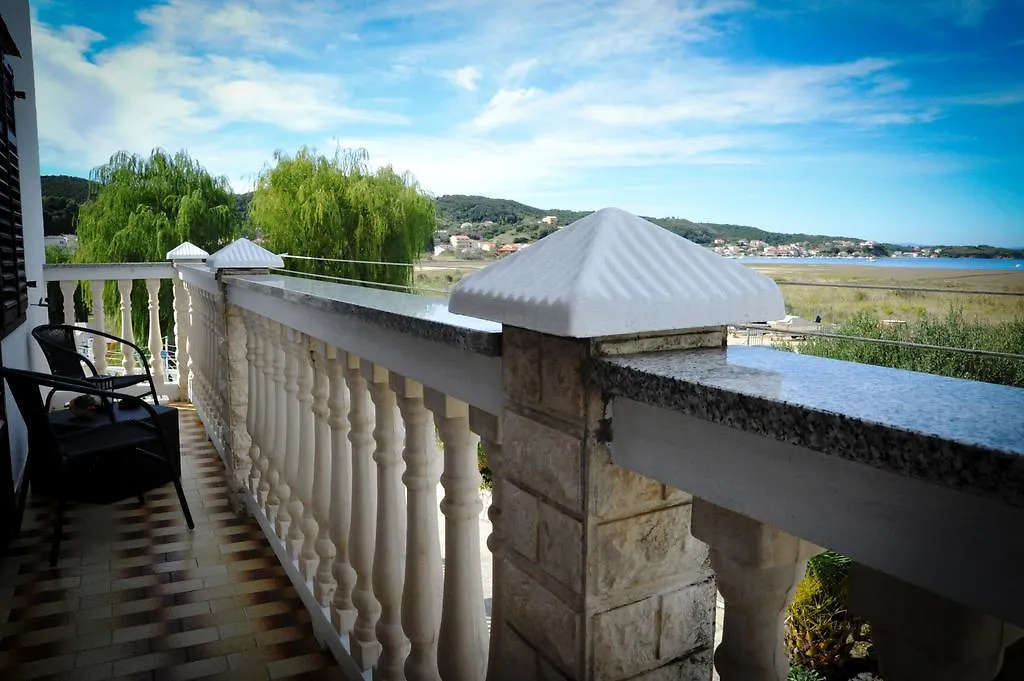 Apartment Vesna Supetarska Draga Croatia